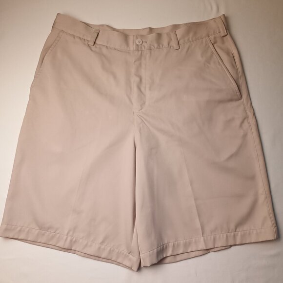 Men's Nike Golf Shorts Size 35 Fit Dry 10" Inseam Khaki Beige Color - Picture 1 of 9